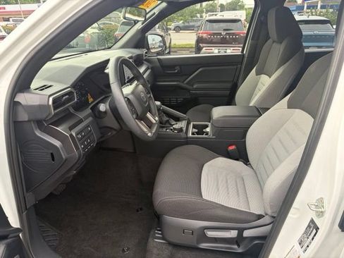 Used 2025 Toyota 4Runner 4WD image 16