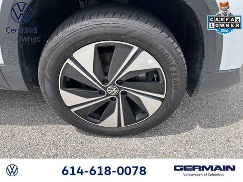 Used 2025 Volkswagen Taos SE AWD/4WD image 12