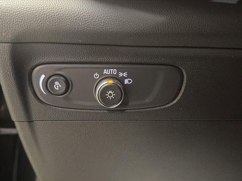 Used 2023 Buick Envision Preferred image 17