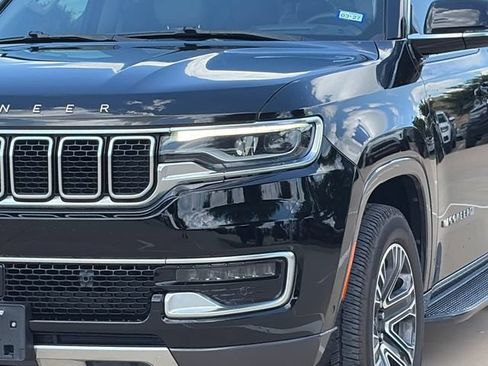 Used 2022 Jeep Wagoneer Series III w/ Flexible Seating Group AWD/4WD image 4