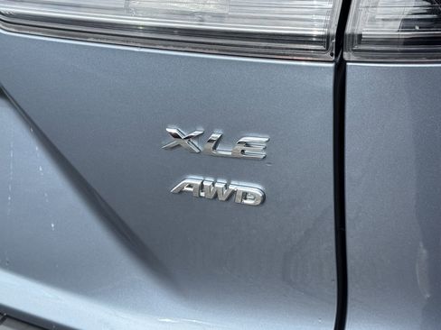 Used 2023 Toyota Corolla Cross XLE w/ Convenience Package image 44