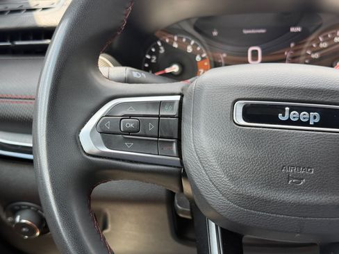 Used 2025 Jeep Compass Trailhawk AWD/4WD image 20