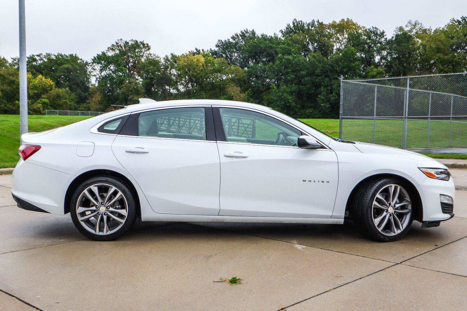 Used 2024 Chevrolet Malibu LT FWD image 5