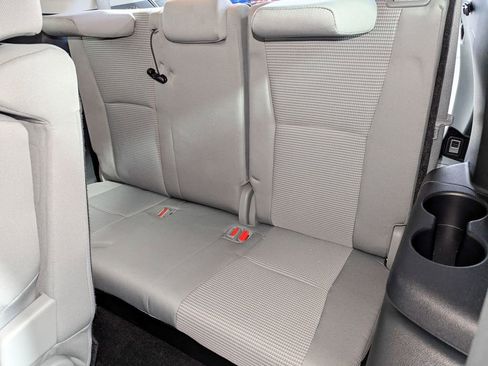 Used 2023 Toyota Highlander LE image 43