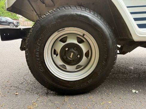 Used 1992 Jeep Wrangler Islander AWD/4WD image 34
