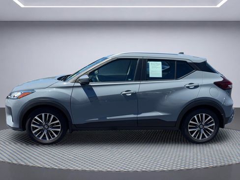 Used 2021 Nissan Kicks SV FWD image 3