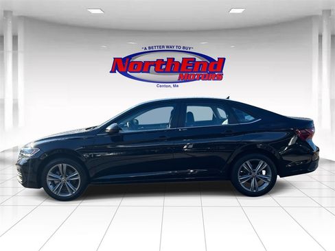 Used 2024 Volkswagen Jetta SE image 6