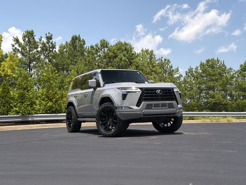 Used 2025 Lexus GX 550 w/ Accessory Package (2T) AWD/4WD image 61