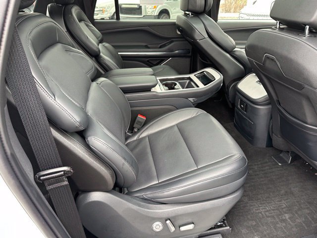Used 2025 Lincoln Navigator L Reserve w/ Jet Appearance Package AWD/4WD image 10