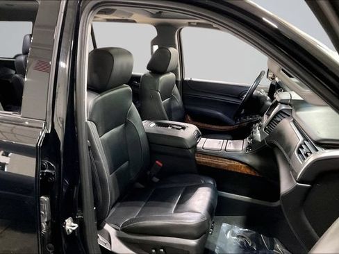 Used 2019 Chevrolet Tahoe Premier AWD/4WD image 7