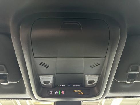 Used 2023 Chevrolet Equinox RS AWD/4WD image 37