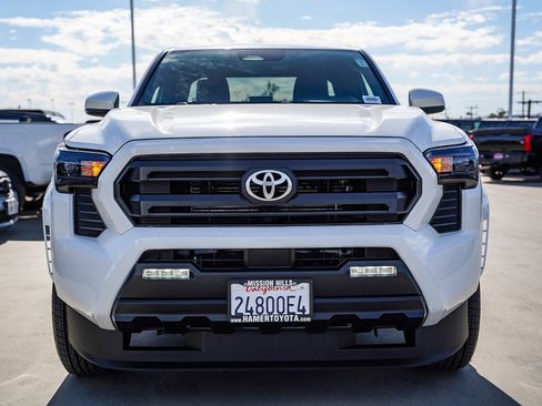 Certified 2025 Toyota Tacoma SR5 image 2