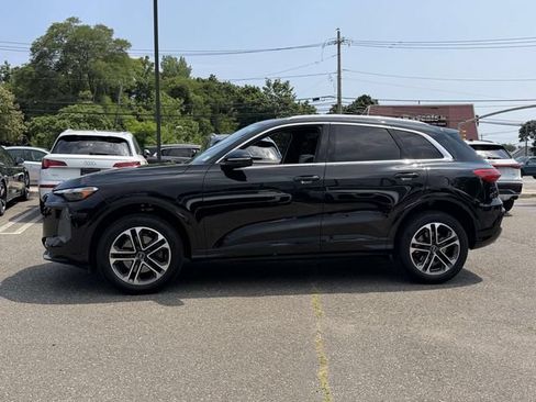 Used 2025 Audi Q5 Premium w/ Convenience Package AWD/4WD image 2