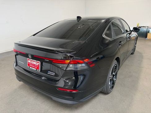 Used 2025 Honda Accord Sport image 3