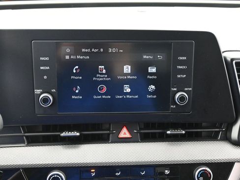 Used 2025 Kia Sportage LX image 16