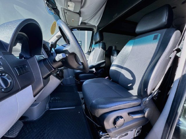 Used 2018 Mercedes-Benz Sprinter 2500 image 11