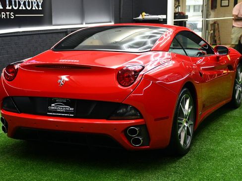 Used 2014 Ferrari California RWD image 55