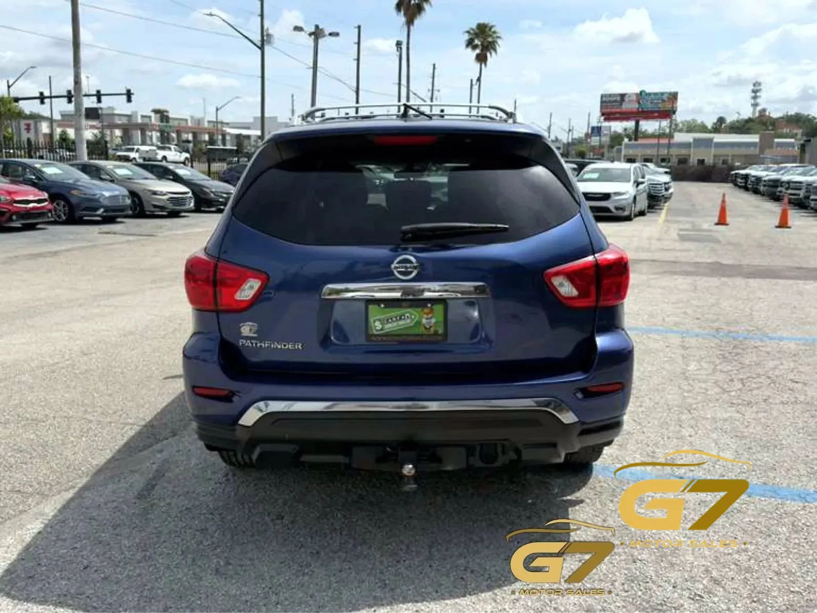 Used 2018 Nissan Pathfinder S FWD image 3