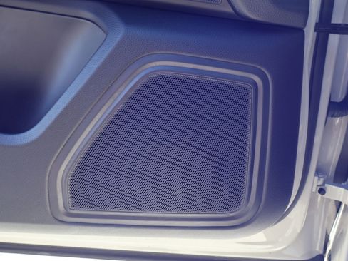 Certified 2024 Porsche Macan image 14