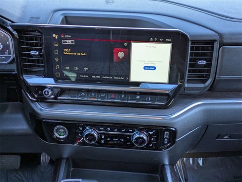 Used 2024 GMC Sierra 1500 SLT w/ SLT Convenience Package image 18