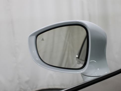 Used 2020 Chrysler Pacifica Touring-L FWD image 18