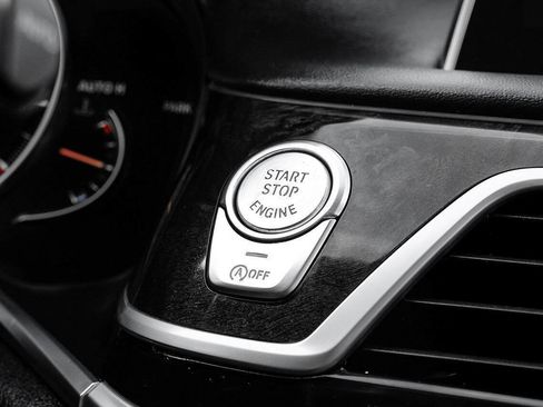 Used 2017 BMW 750i RWD image 24