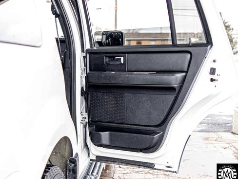 Used 2016 Ford Expedition XL image 31
