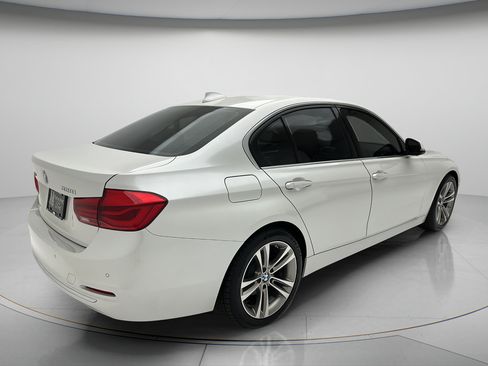 Used 2016 BMW 328i xDrive Sedan AWD/4WD image 5