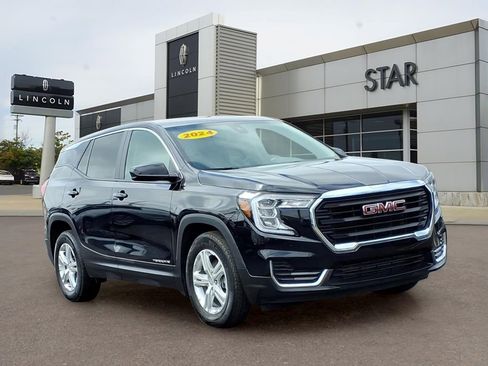 Used 2024 GMC Terrain SLE image 1