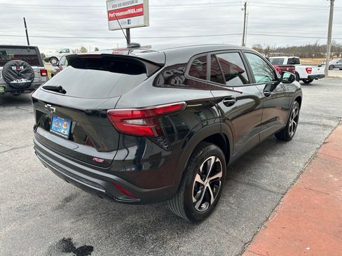 Used 2024 Chevrolet Trax RS image 7