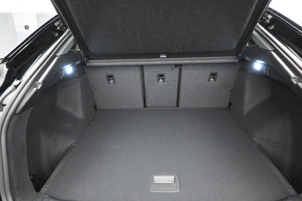 Used 2024 Audi Q4 e-tron Prestige AWD/4WD image 31