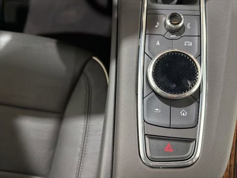 Used 2022 Cadillac Escalade ESV Premium Luxury AWD/4WD image 43