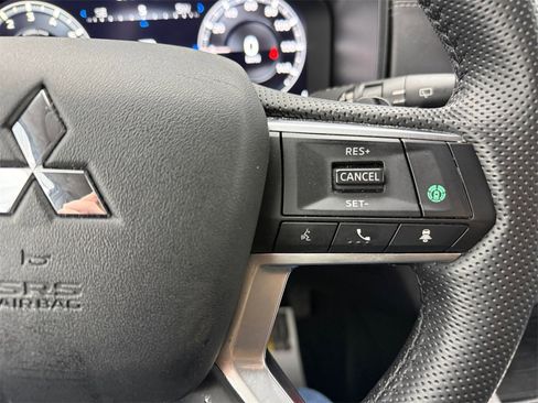 Used 2024 Mitsubishi Outlander SEL image 34