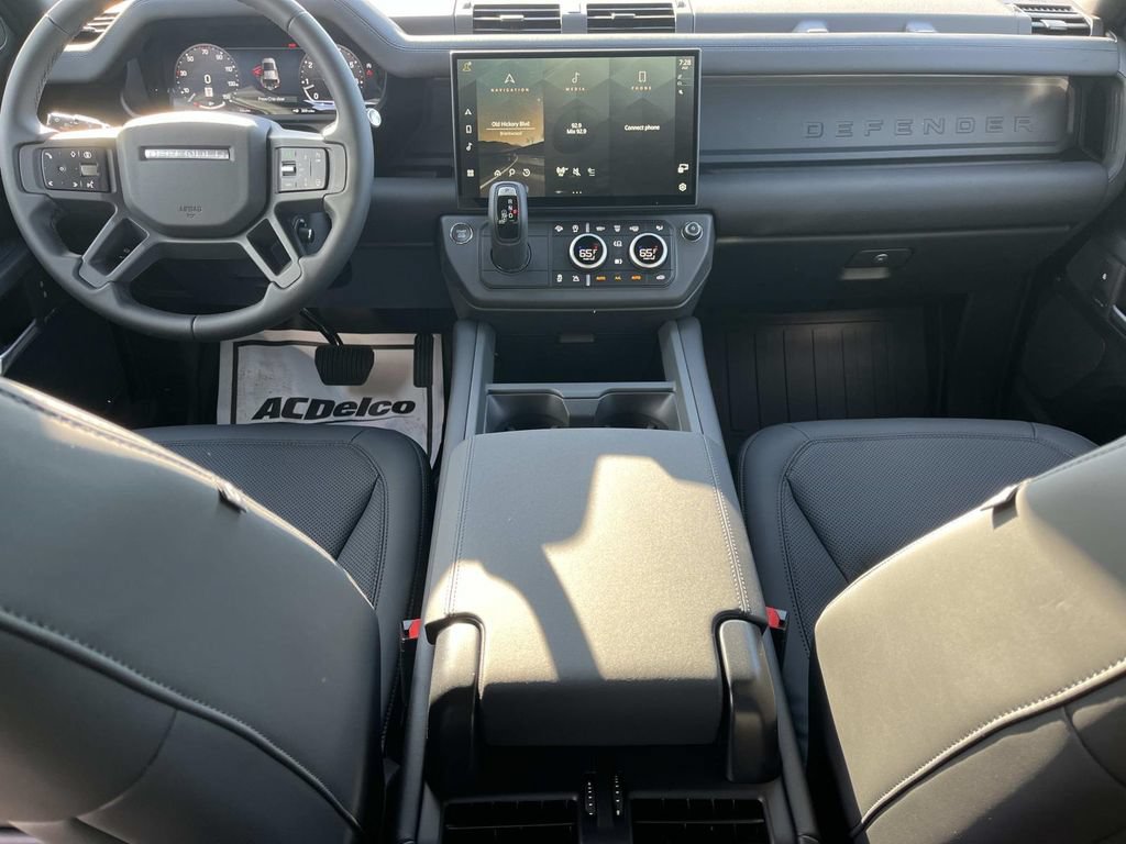 New 2026 Land Rover Defender 110 S AWD/4WD image 9