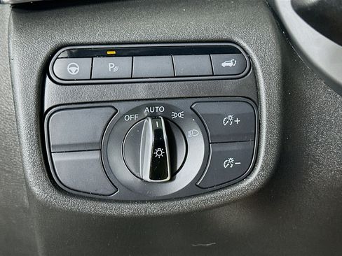 Used 2023 INFINITI QX50 Luxe FWD image 17