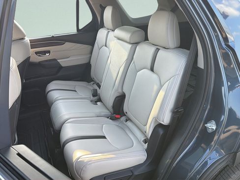 Used 2026 Honda Pilot Touring image 8