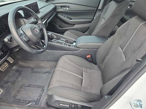 Used 2025 Honda Accord Sport image 28