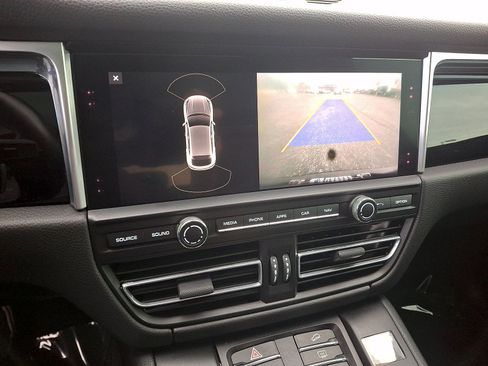Used 2019 Porsche Macan AWD/4WD image 15