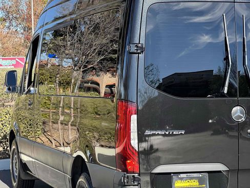 Used 2023 Mercedes-Benz Sprinter 2500 image 43