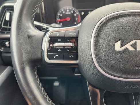 Used 2023 Kia Sorento S image 29