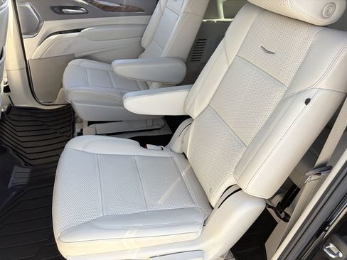 Certified 2024 Cadillac Escalade ESV Sport Platinum w/ LPO, ONYX Package AWD/4WD image 18