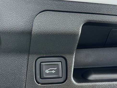 Used 2023 GMC Acadia SLE w/ Driver Convenience Package image 31