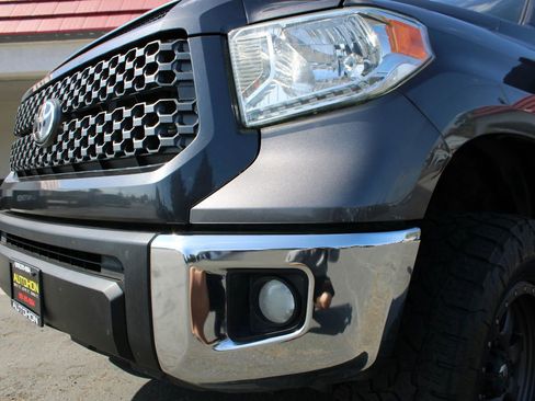 Used 2014 Toyota Tundra SR5 w/ SR5 Upgrade Package AWD/4WD image 4