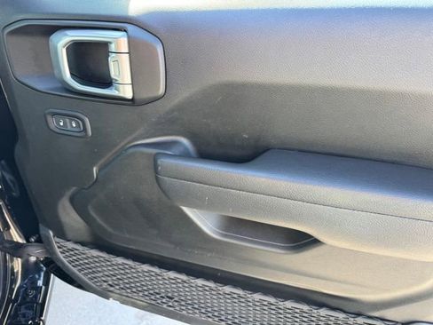 Used 2022 Jeep Wrangler Unlimited Sport image 7