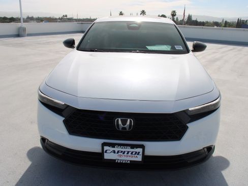 Used 2025 Honda Accord Sport image 7
