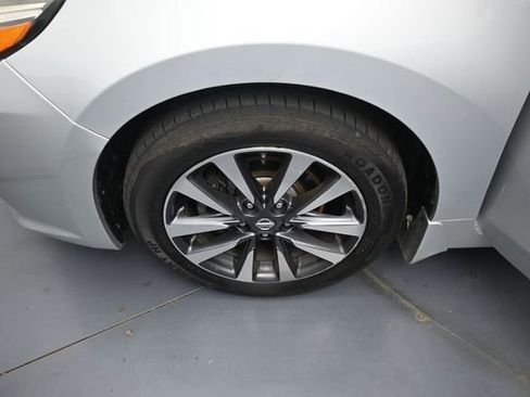 Used 2016 Nissan Altima 2.5 SV FWD image 30