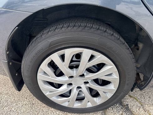 Used 2017 Toyota Corolla LE FWD image 27