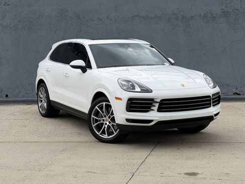 Used 2021 Porsche Cayenne AWD/4WD image 1