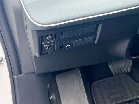 New 2026 Nissan Leaf FWD image 10