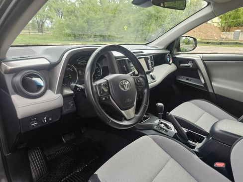 Used 2018 Toyota RAV4 XLE w/ Convenience Package AWD/4WD image 10